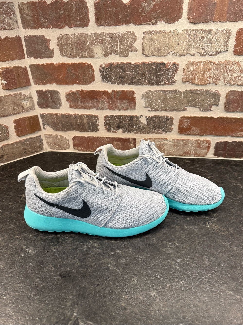 LIKE NEW ✨ Nike Roshe One 'Calypso' Pure Platinum / Teal, Size 8